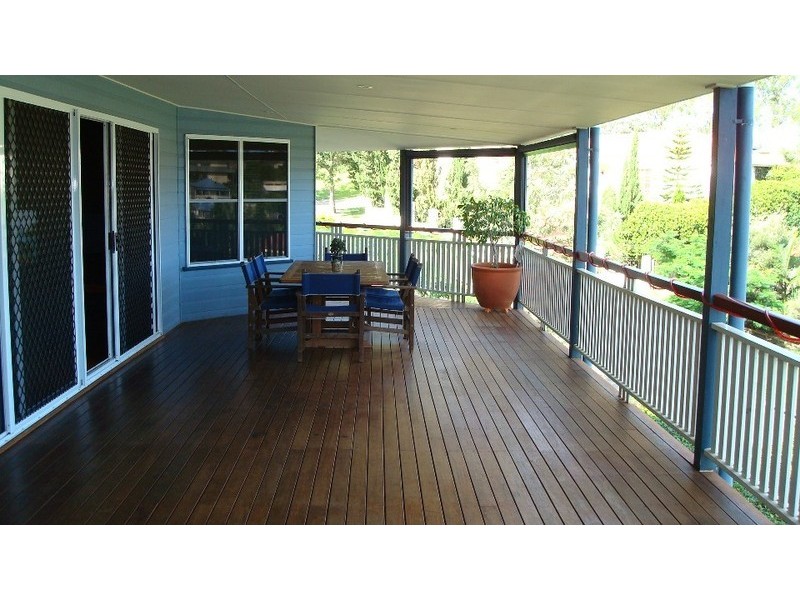 7 Dellwood Court, Ferny Hills QLD 4055