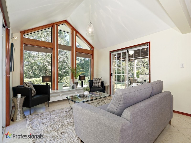 41 Leonarda Drive, Ferny Hills QLD 4055