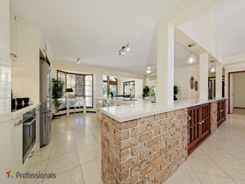 41 Leonarda Drive, Ferny Hills QLD 4055