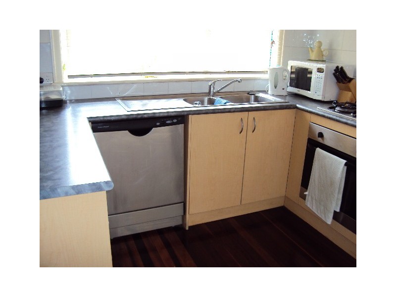 2/10 Dunkirk Street, Gaythorne QLD 4051