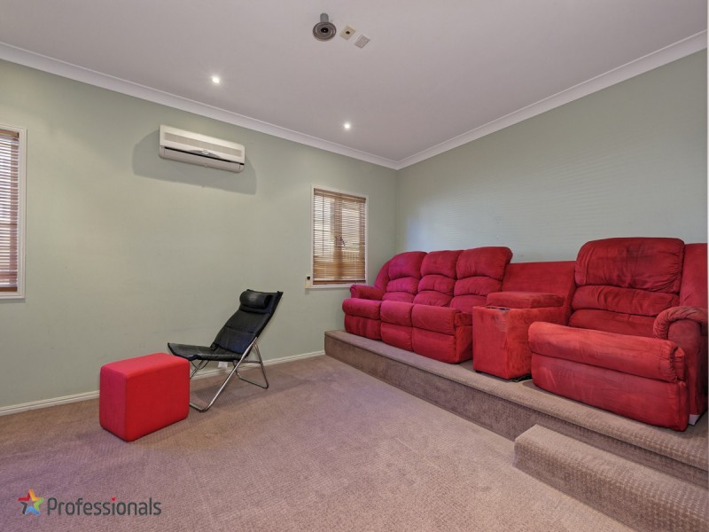 74 Saint Helens Road, Mitchelton QLD 4053