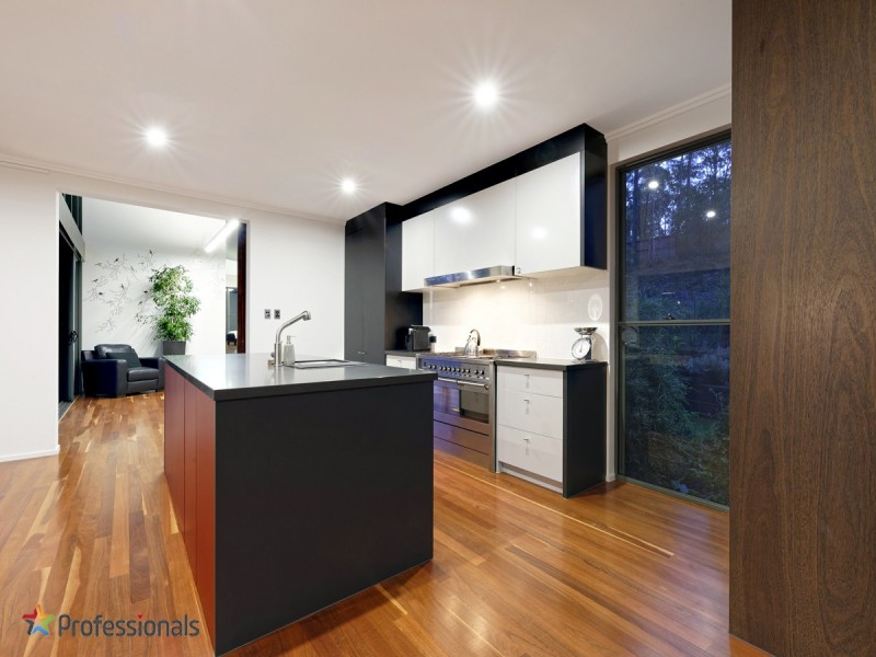 9 Birdsong Place, Bunya QLD 4055