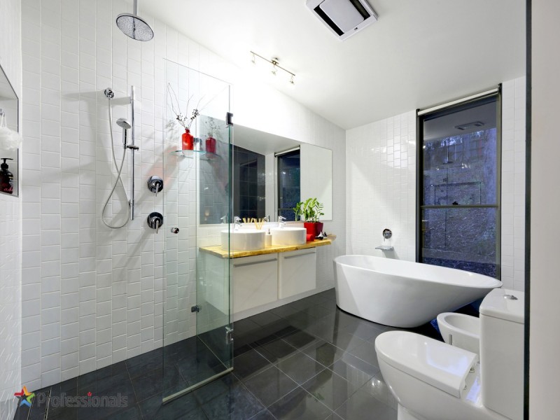 9 Birdsong Place, Bunya QLD 4055