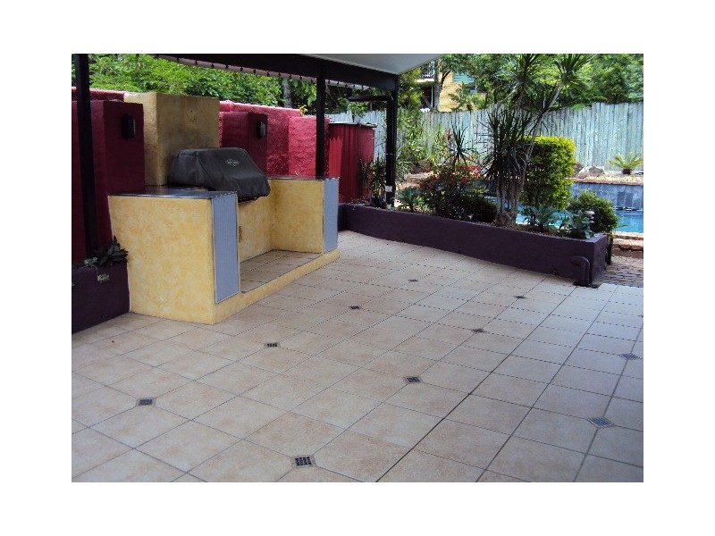 15 Loombah Cresent, Ferny Hills QLD 4055