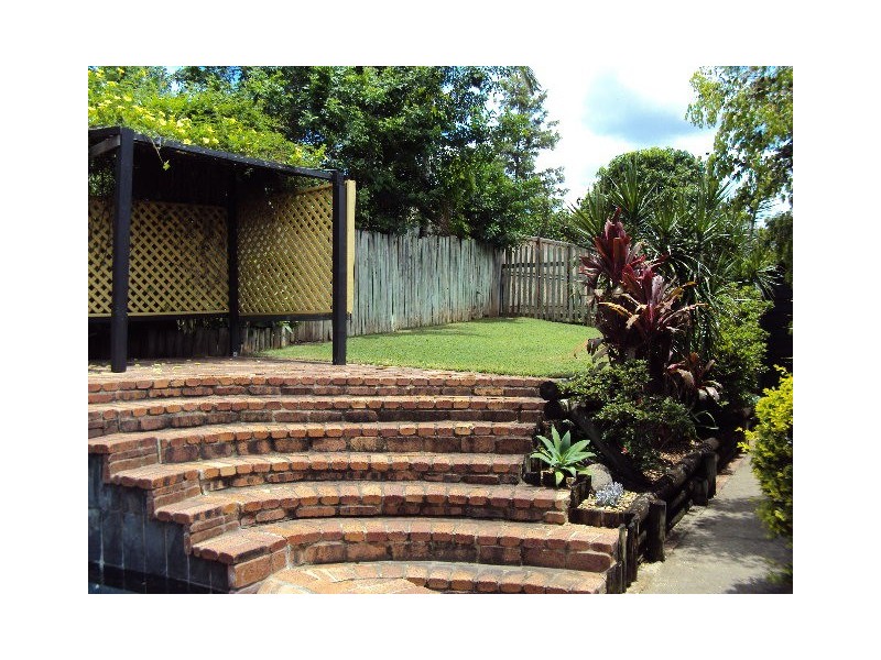 15 Loombah Cresent, Ferny Hills QLD 4055