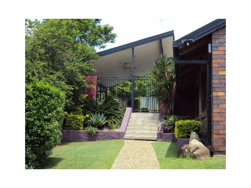 15 Loombah Cresent, Ferny Hills QLD 4055