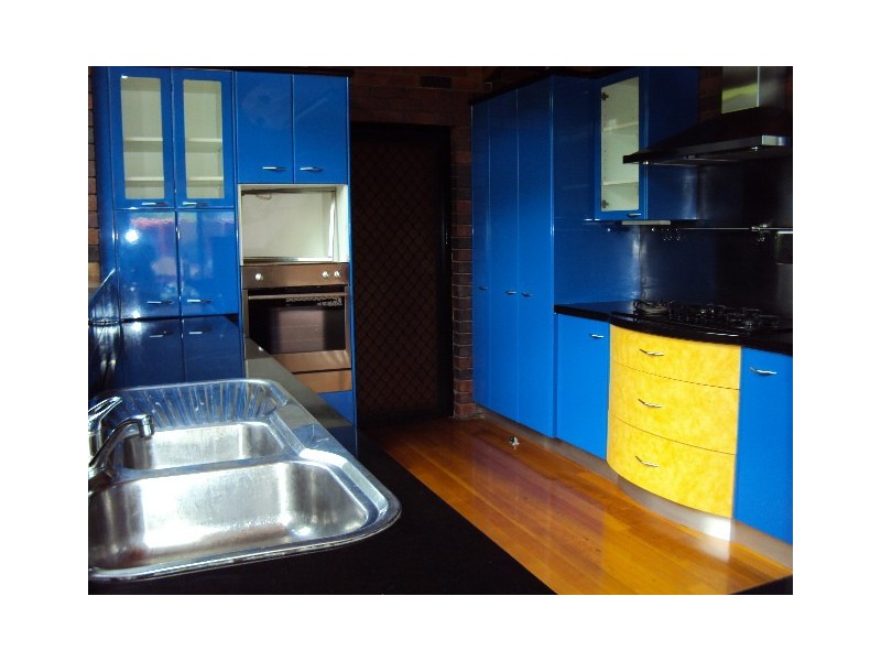 15 Loombah Cresent, Ferny Hills QLD 4055