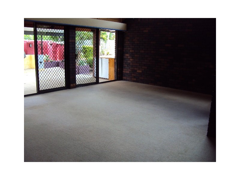 15 Loombah Cresent, Ferny Hills QLD 4055