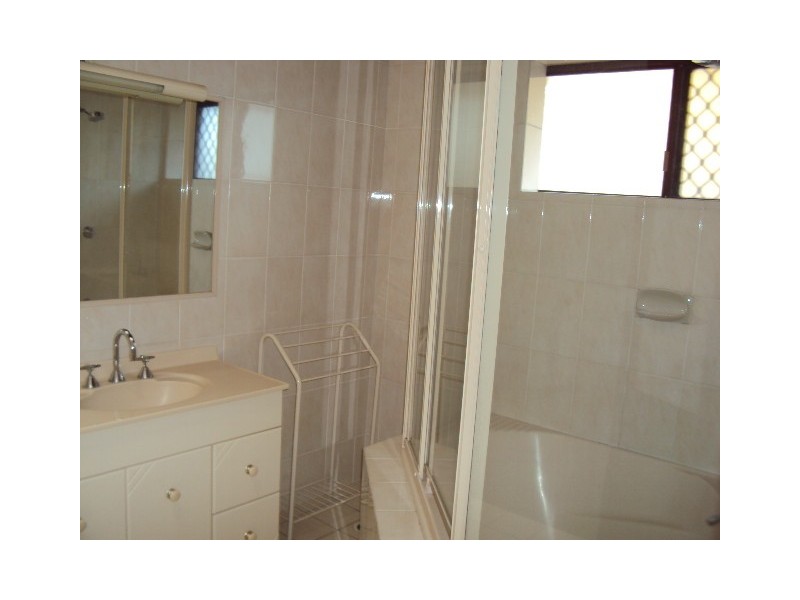 15 Loombah Cresent, Ferny Hills QLD 4055