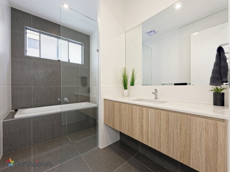 24A Rawson Street, Wooloowin QLD 4030