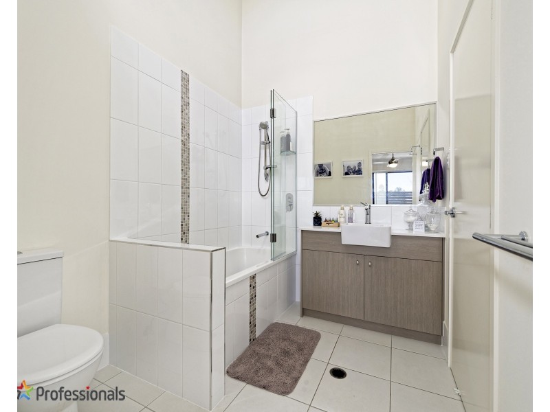 51 Whites Road, Chermside West QLD 4032