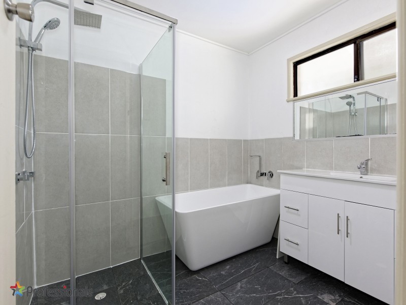 3 Lurneah Crescent, Ferny Hills QLD 4055