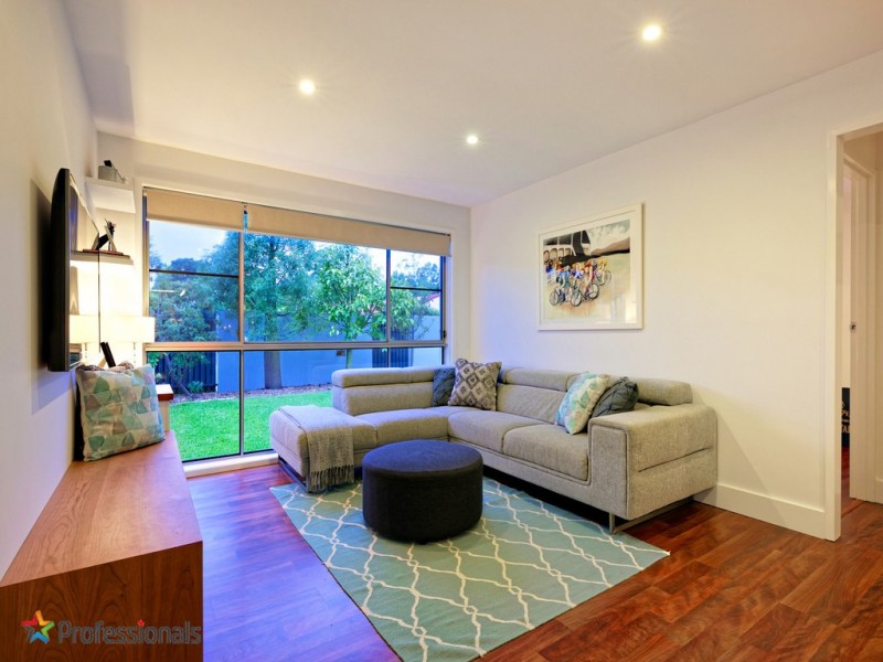 10 Lanchester Street, Stafford Heights QLD 4053