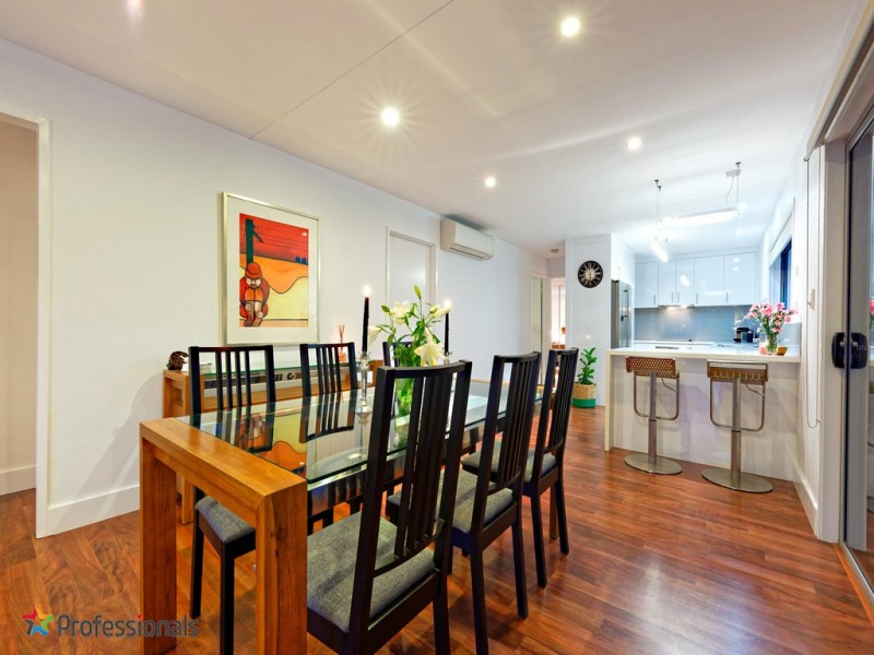 10 Lanchester Street, Stafford Heights QLD 4053