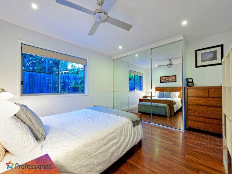 10 Lanchester Street, Stafford Heights QLD 4053