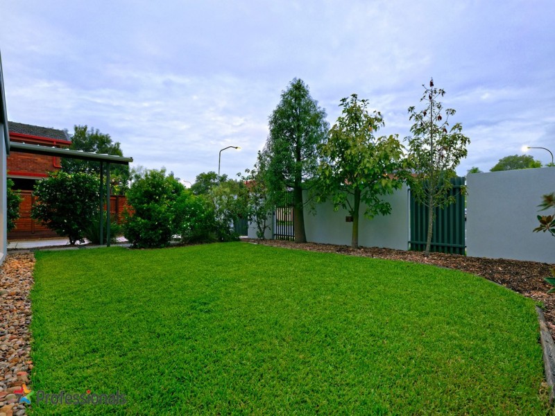 10 Lanchester Street, Stafford Heights QLD 4053
