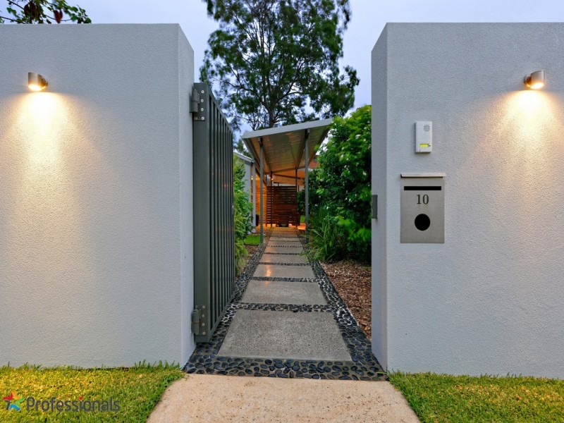 10 Lanchester Street, Stafford Heights QLD 4053