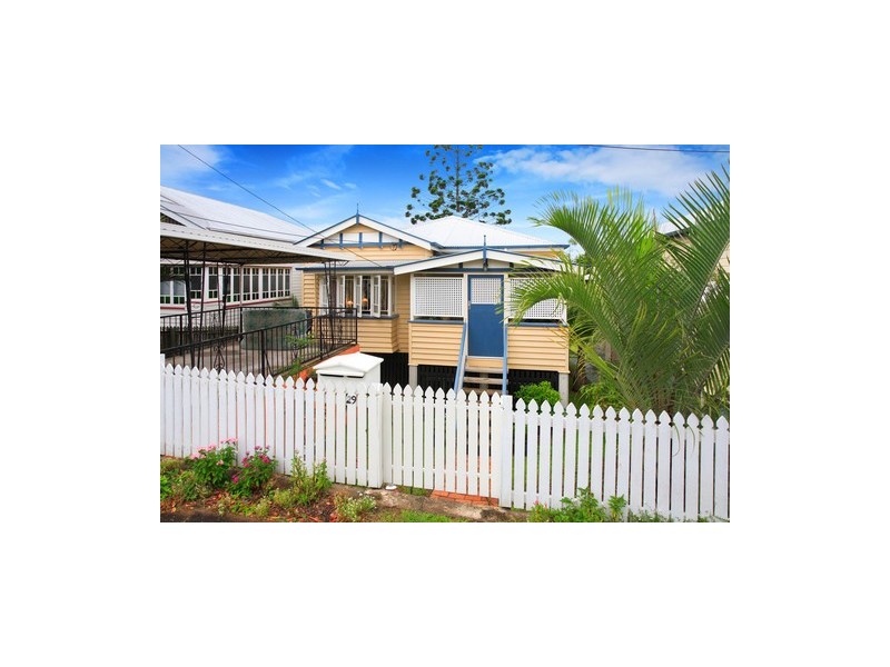29 Tenth Avenue, Windsor QLD 4030