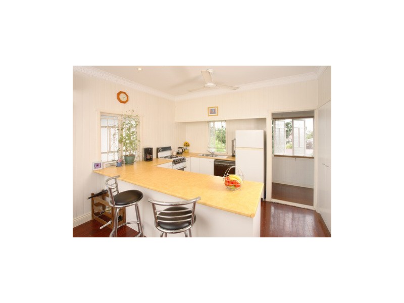 29 Tenth Avenue, Windsor QLD 4030