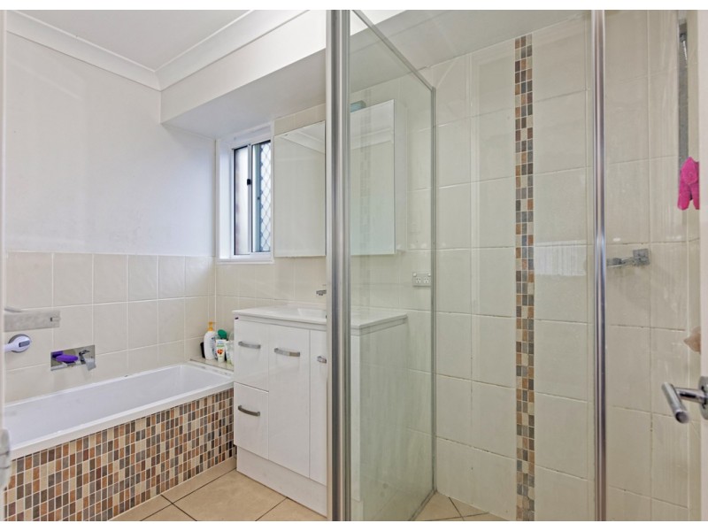 1 Manitoba Place, Wavell Heights QLD 4012