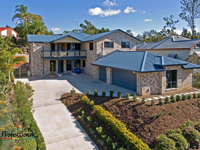 4 Alan Court, Arana Hills QLD 4054