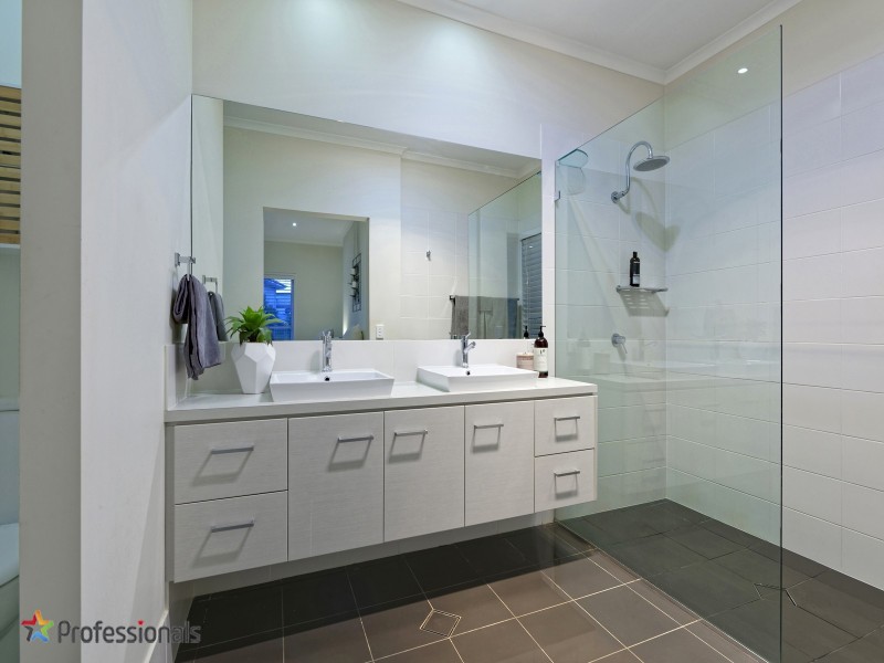 3 Lakeview Terrace, Murrumba Downs QLD 4503