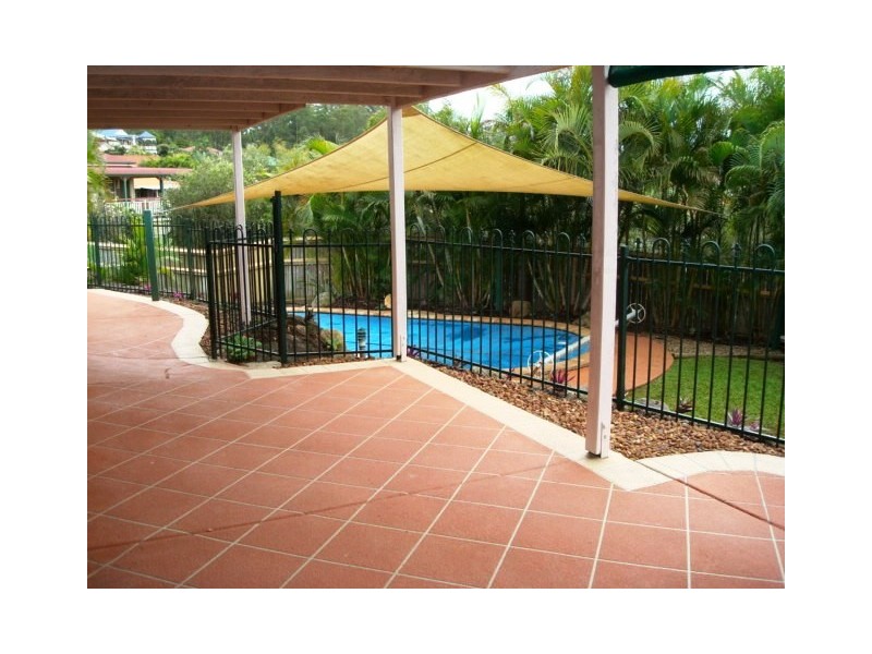 3 Janet Place, Arana Hills QLD 4054