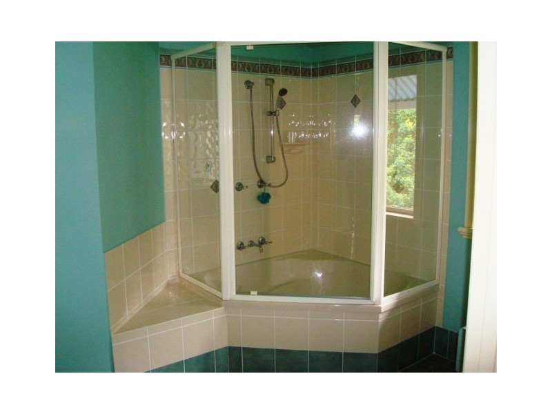 6 Silverwood Court, Ferny Hills QLD 4055