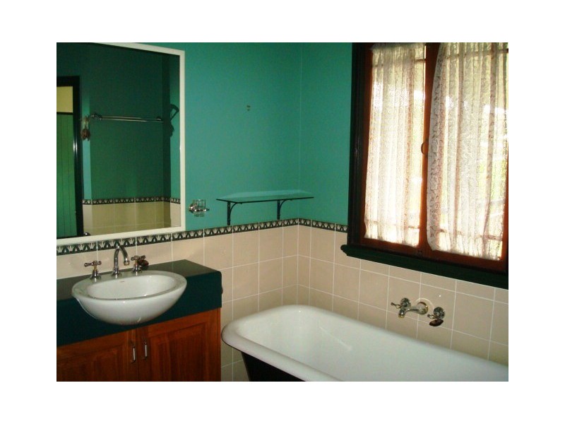 6 Silverwood Court, Ferny Hills QLD 4055