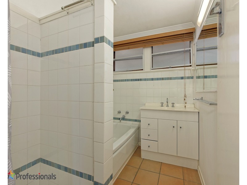 60 Pangeza Street, Stafford Heights QLD 4053