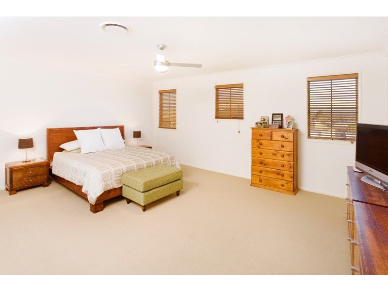 21 Alberic Court, Eatons Hill QLD 4037