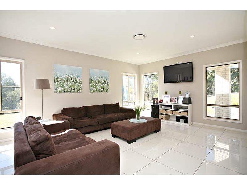 6 Clapham Court, Bunya QLD 4055