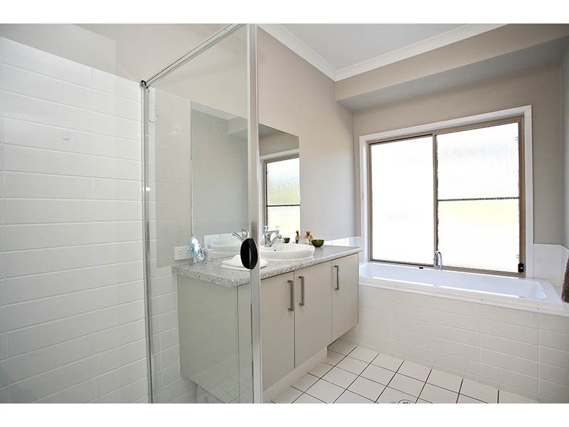 6 Clapham Court, Bunya QLD 4055