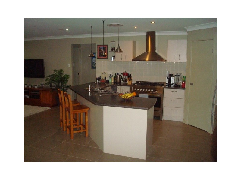 8 Naturesque Close, Mitchelton QLD 4053