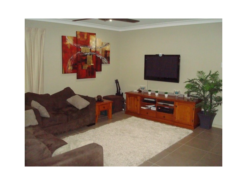 8 Naturesque Close, Mitchelton QLD 4053