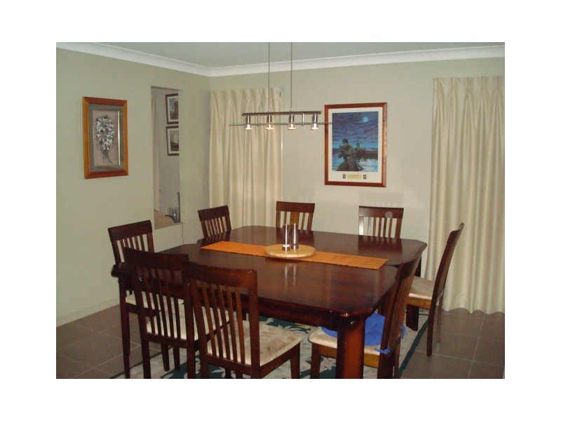 8 Naturesque Close, Mitchelton QLD 4053