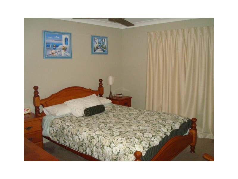 8 Naturesque Close, Mitchelton QLD 4053