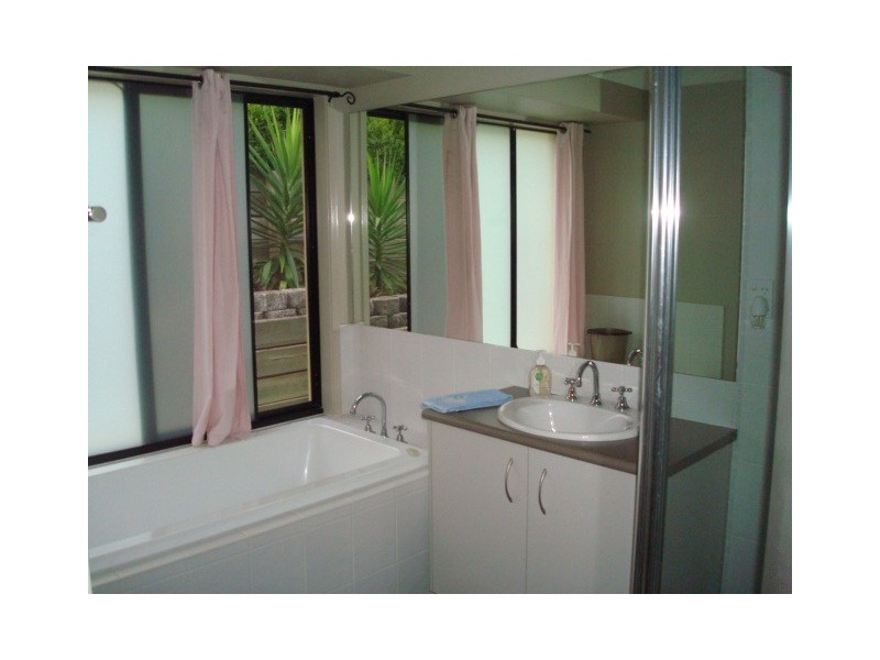 8 Naturesque Close, Mitchelton QLD 4053