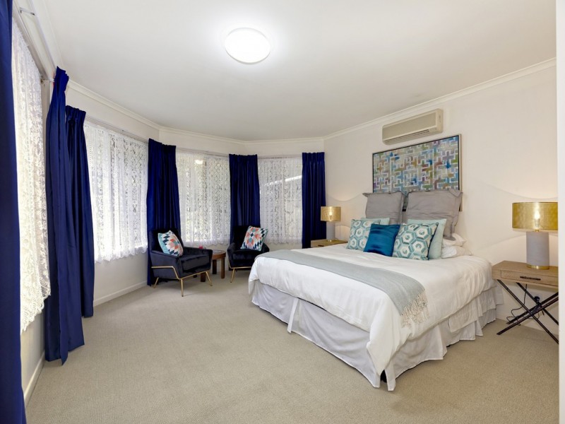 142 Saraband Drive, Eatons Hill QLD 4037