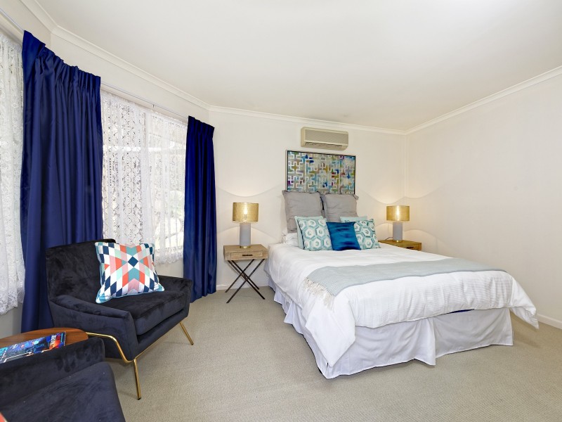 142 Saraband Drive, Eatons Hill QLD 4037