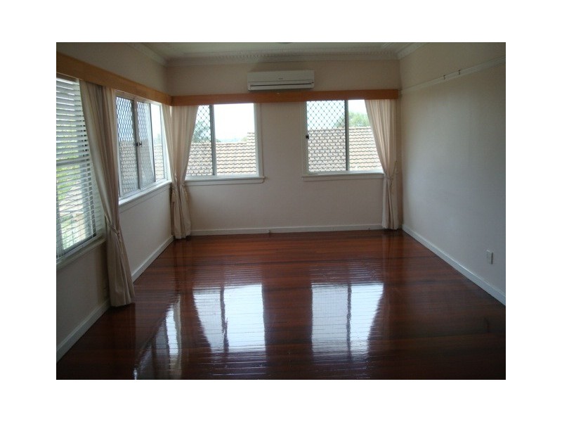 100 Byth Street, Stafford QLD 4053