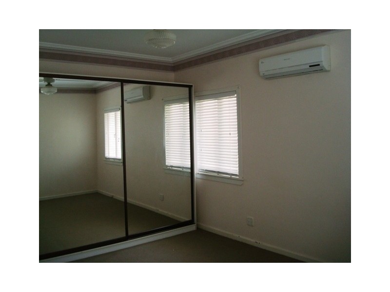 100 Byth Street, Stafford QLD 4053