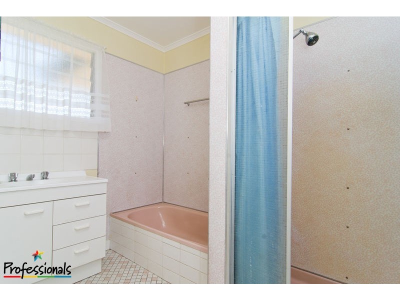 14 Patricks Road, Arana Hills QLD 4054