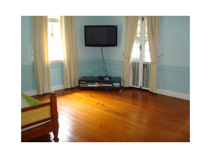 20  Gosman Street, Newmarket QLD 4051