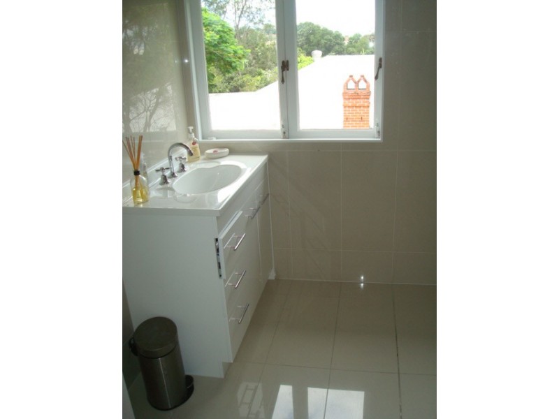 20  Gosman Street, Newmarket QLD 4051