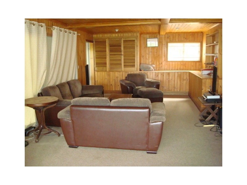 20  Gosman Street, Newmarket QLD 4051