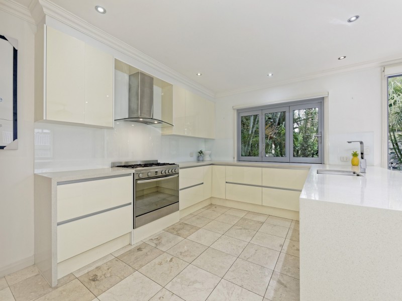 9 McIntyre Street, Wooloowin QLD 4030