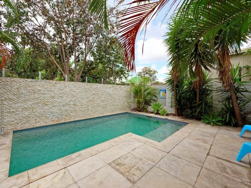 9 McIntyre Street, Wooloowin QLD 4030
