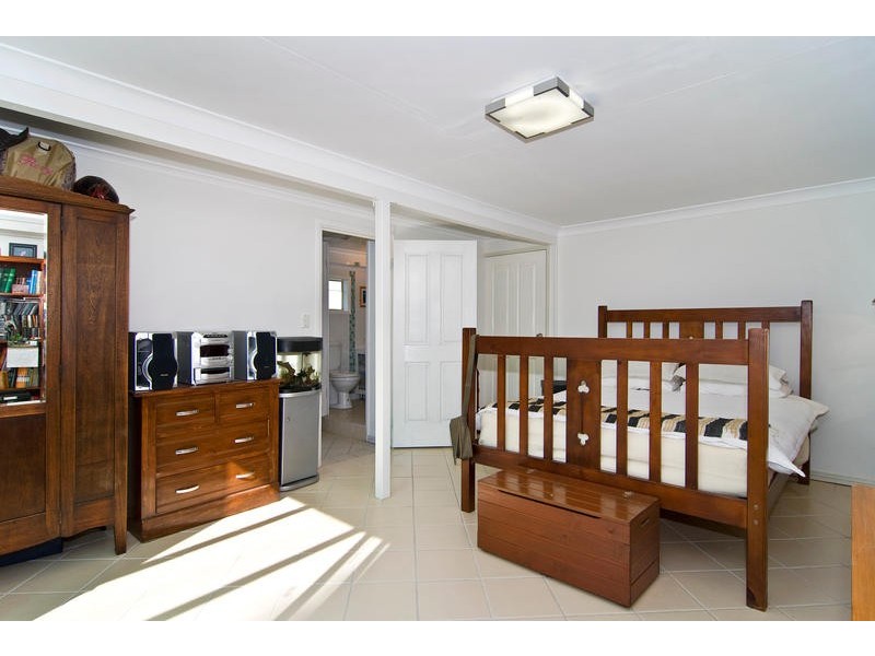 15 Venetia Street, Stafford Heights QLD 4053