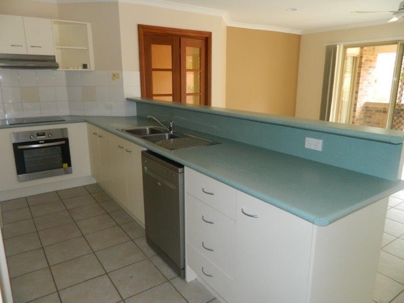 24  Hillenvale Ave, Arana Hills QLD 4054